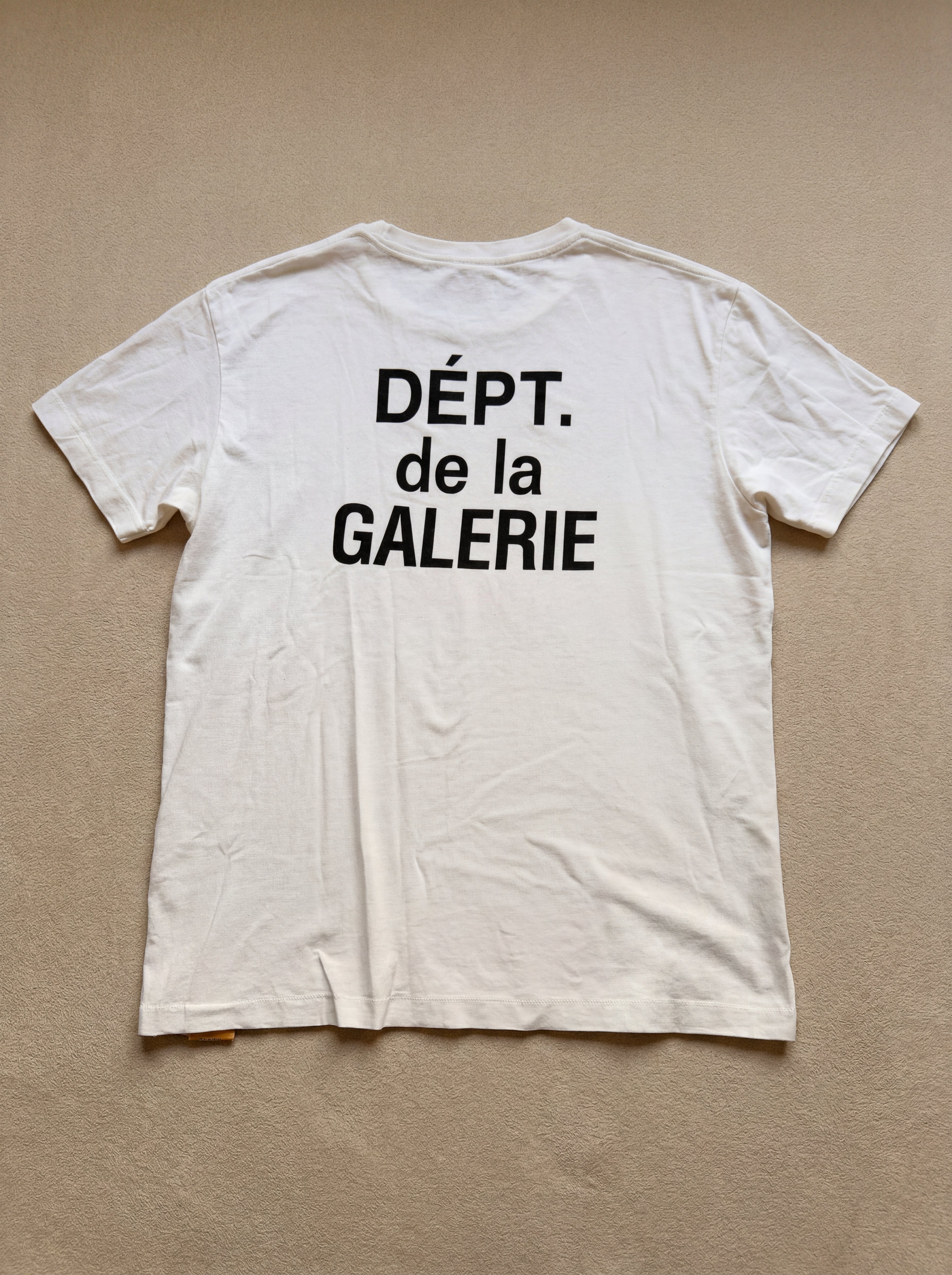 Camiseta Gallery Dept