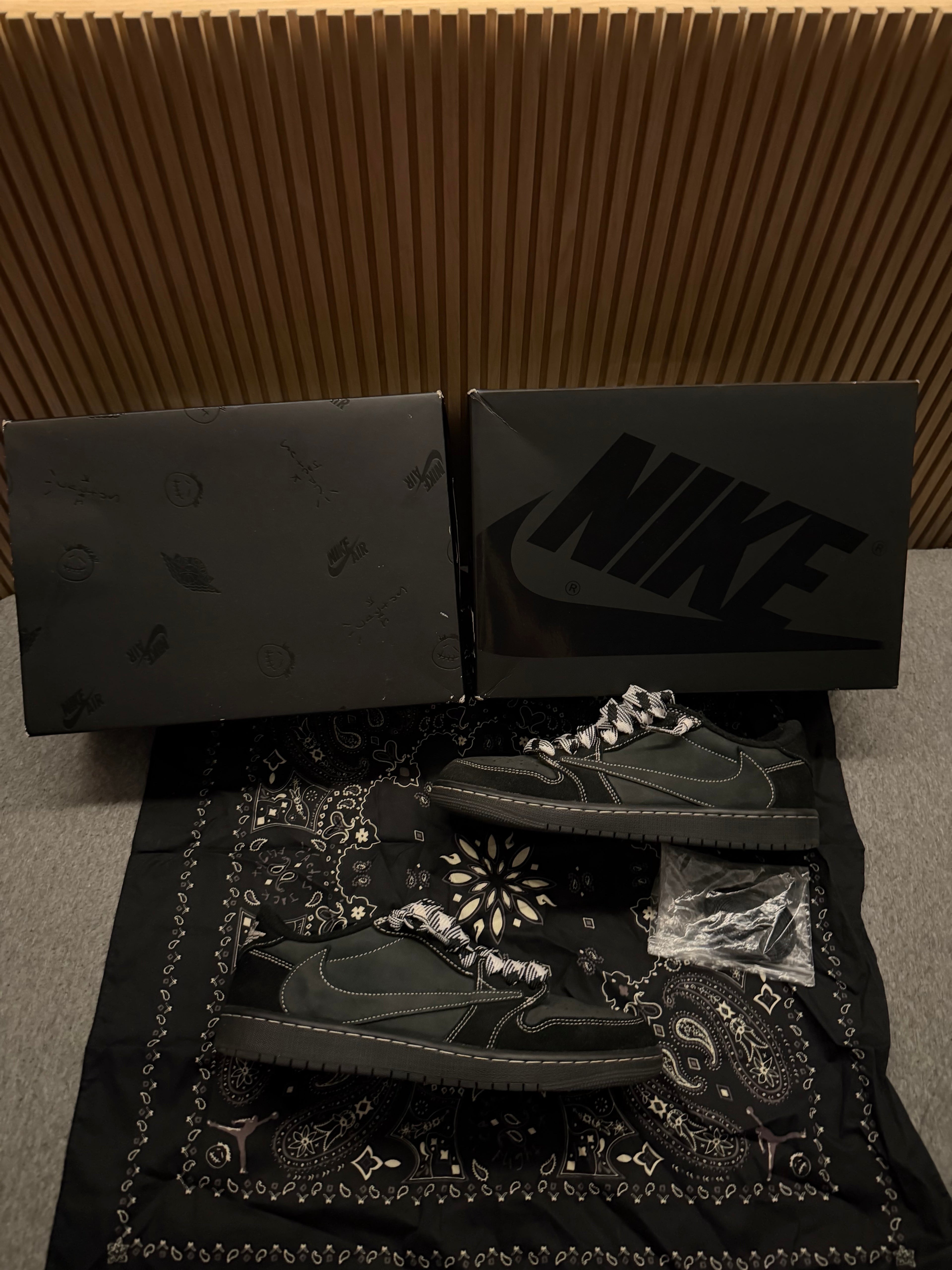 Travis Scott x Jordan 1 “Black Phantom”