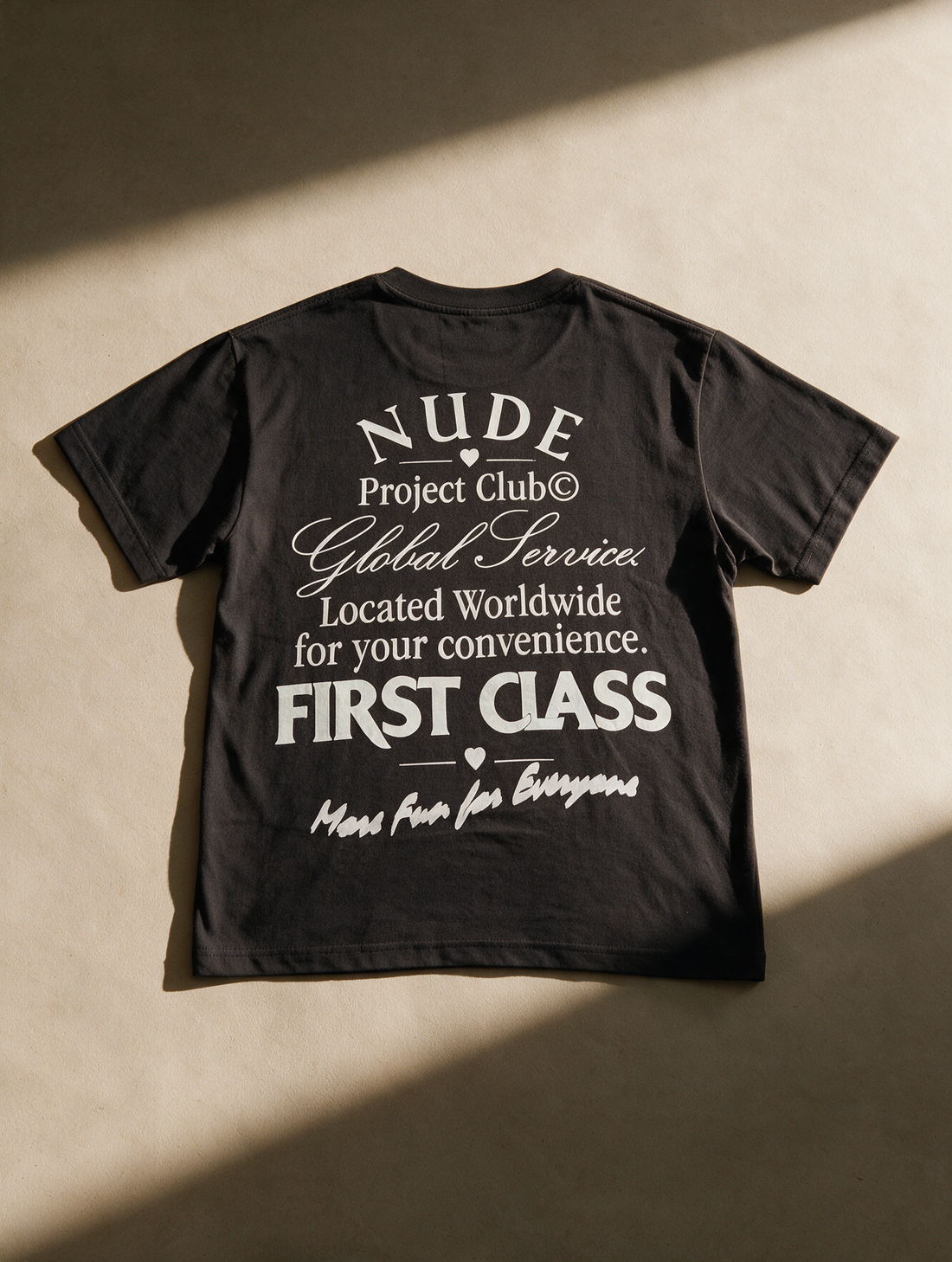 Camiseta Nude Project